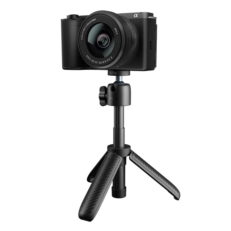 Sony Alpha Kamera montiert auf einem kompakten Stativ mit verstellbarem Kugelkopf und Spiralgriff.