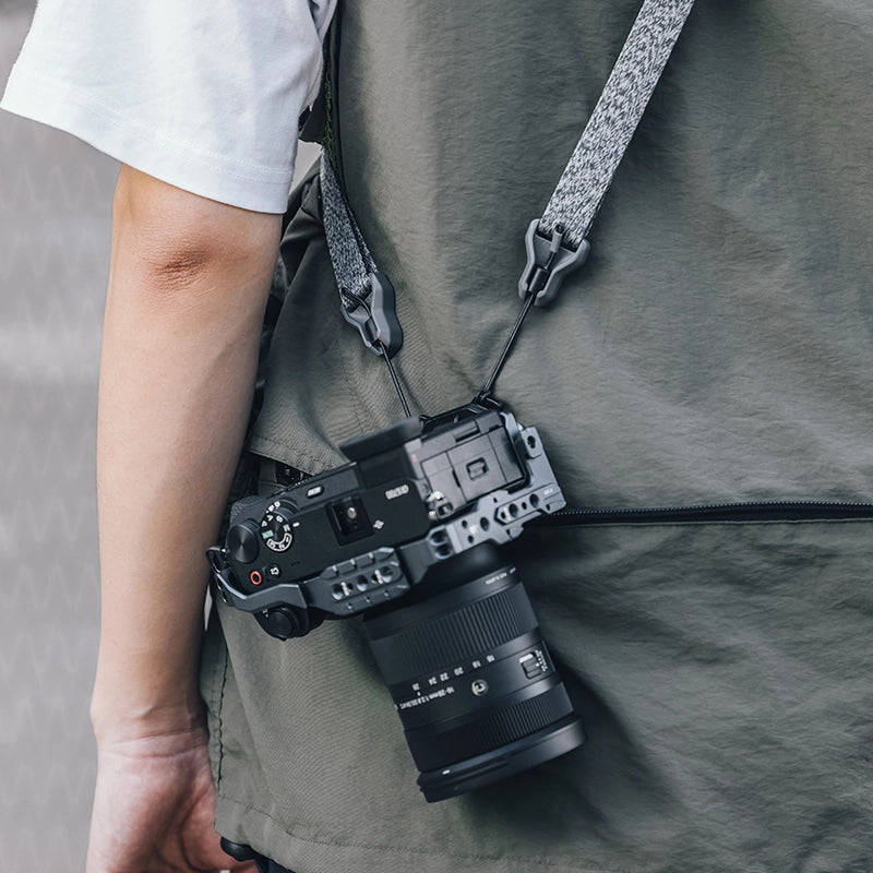 Ulanzi Falcam F22 & F38 Quick Relase Kameracage für Sony A6700 C00B3804