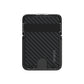 Das Ulanzi ML25 Ultra-Slim MagSafe Wallet mit elastischem Halteband und Carbon-Faser-Optik.